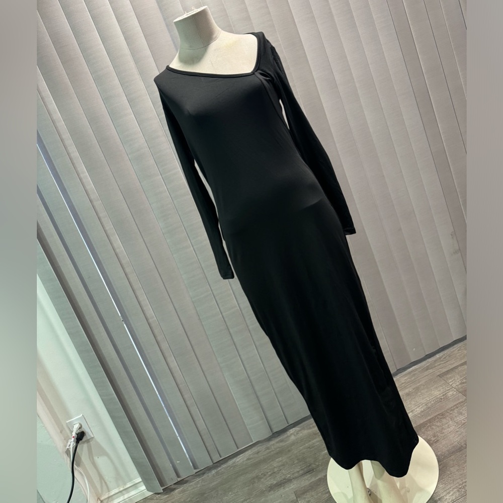 Elegant Black Long Sleeve Dress - Picture 2 of 8